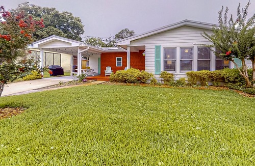Saint Augustine Shores House | Enchanting home with firepit, heated pool, patio, grill, 2 kayaks, washer/dryer
