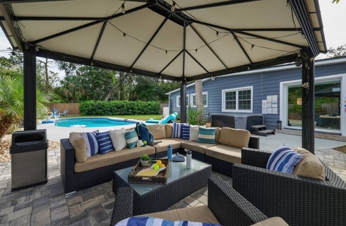 Jacksonville Beach House | Endless Fun | Pool, Pickleball, Spa & Putt Putt
