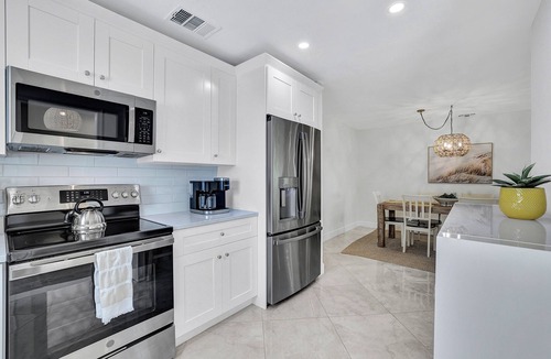 Naples Park House | 🌴 Endless Paradise | New Salt Pool & Spa Vanderbilt Beach