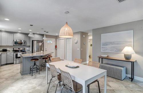 Sawgrass House | Endless Summers - Golf-view condo w beach access