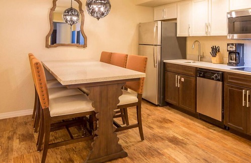 Ormond Shores Condo | Enjoy the sands of the Atlantic in this tropical 2BD condo with resort amenities for family