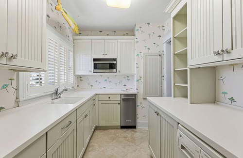 Stone Harbor House | Enjoy your vacation in this lovely Stone Harbor Custom Built home feature 5 bedrooms, 6 full baths and 1 half bath.