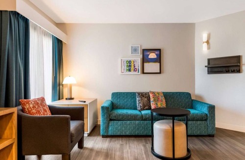 Florida Central Atlantic Coast Hotel | Enjoyable Holiday In Orlando, With Pool, Short Drive to Fun Spot America