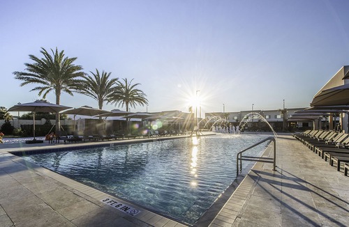 Florida Central Atlantic Coast House | Entire Home/2.5 Miles to Disney/Parking/Wi-Fi/BBQ/Shared Pool/Family Friendly