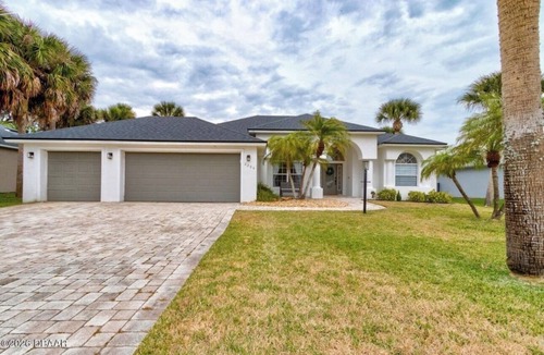 Port Orange House | Entire Residential House with Pool and hot tub