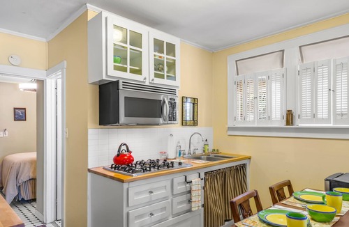 Seminole Heights Cottage | EREHWON RETREAT 1923 COTTAGE -TAMPA AWARD 2022