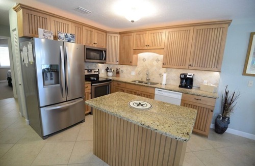Marathon House | Escape to beautiful Duck Key. Inquire about special rates for April - November.