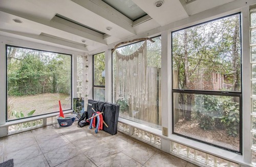 Brent House | Escape to Five Flags Retreat, Family & Pet Friendly