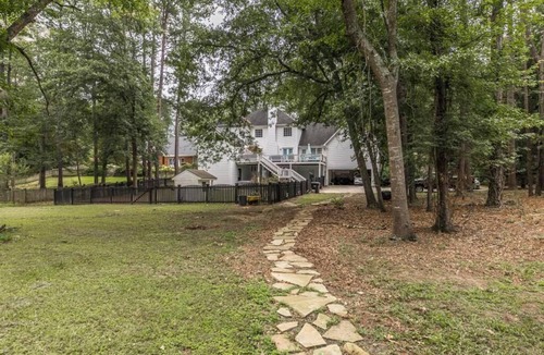Kathleen House | Escape to the serene beauty of Kathleen with our delightful 3-bedroom home!