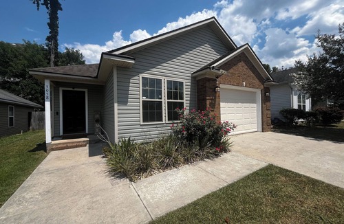 Valdosta House | Escape to Valdosta: Explore Wild Adventures & Relax