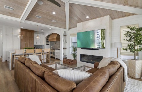Holiday Isle House | Esmeralda At Destin Pointe Resort