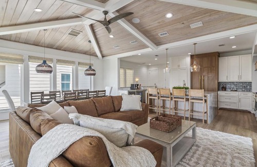 Holiday Isle House | Esmeralda At Destin Pointe Resort