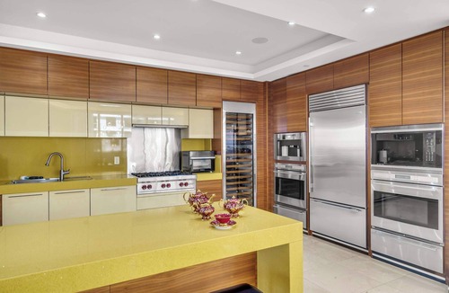 Bal Harbour Condo | Eternal Stay – Stay for 6