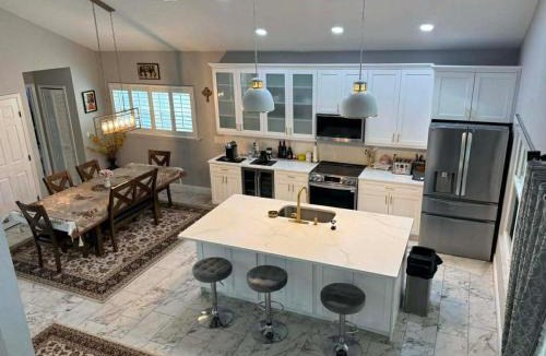 New Port Richey House | EV-Green Luxury Retreat, Fully Renovated & Comfort