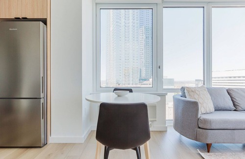 Jersey City Apartment | Excellent Jersey City 1BR w/Gym, W/D, A/C & Game Room, by Blueground