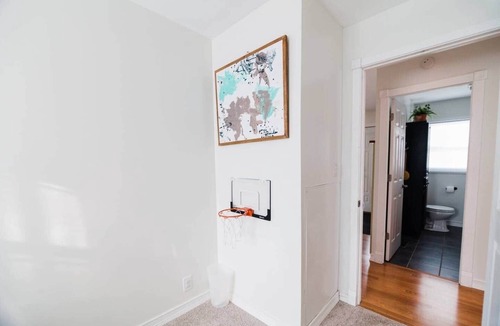 Midland House | Exclusive Spread | 3mi to dwntwn