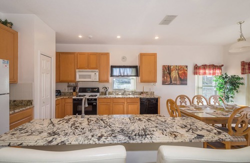 Crescent Lakes Villa | Executive 4 bed 3 bath villa, lake view, large pool, spa, 30 mins from Disney.