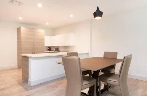 Hollywood Condo | Experience Comfort Large Beach Condo - CS32