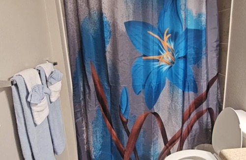 Northside Apartment | Experience comfort & convenience at our Jacksonville 2 bedroom retreat!