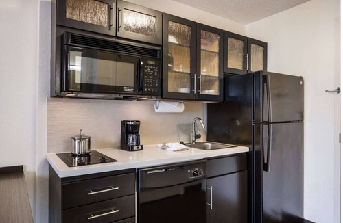 Warren Apartment | Experience Spacious Suites & Modern Amenities in Warren! Kitchen Available!