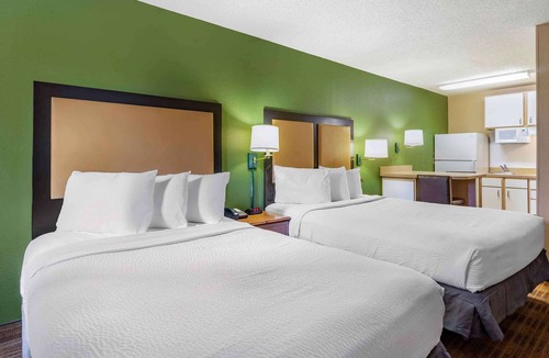 Tampa Hotel | Extended Stay America Select Suites Tampa North Airport