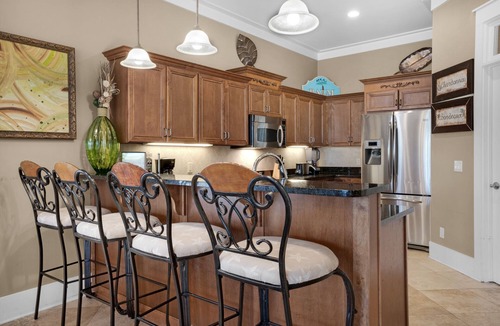 Emerald Waters Village House | Fabulous Home! 2 Pools! Enjoy the Private Beach! Great Location!