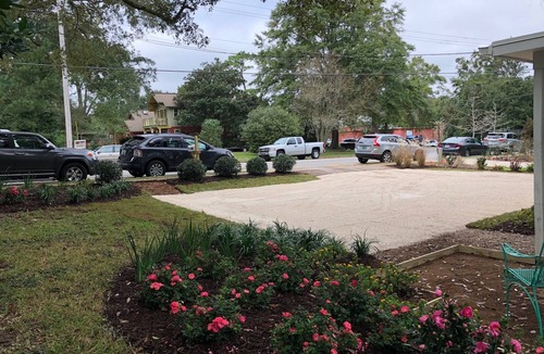 Fairhope Cottage | Fairhope Downtown Cottage Sleeps 10 "Walk to Town" Lots of Parking and Garage
