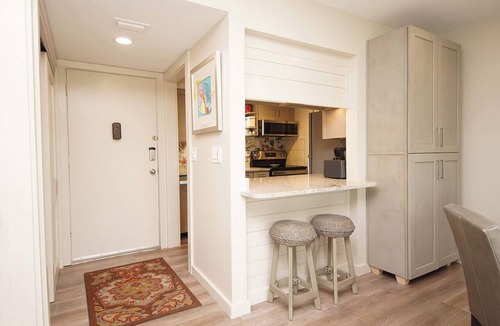 Holiday Isle Condo | Fairway Living | Pool Views, Free Beach Service, Pet Friendly