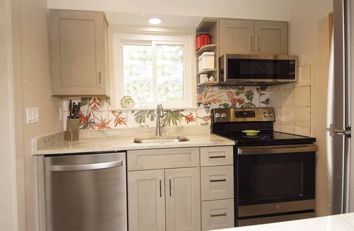 Holiday Isle Condo | Fairway Living | Pool Views, Free Beach Service, Pet Friendly