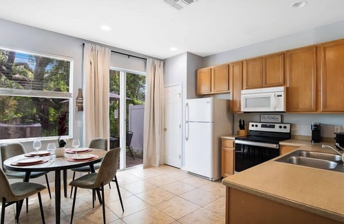 Crestwynd Bay House | Family escape near Disney parks w/resort access