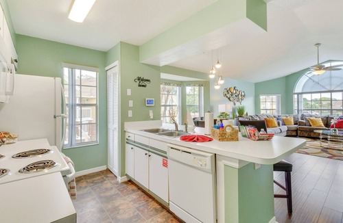 Kissimmee Apartment | Family Escape w/Pool Access: 7 Mi to Disney!