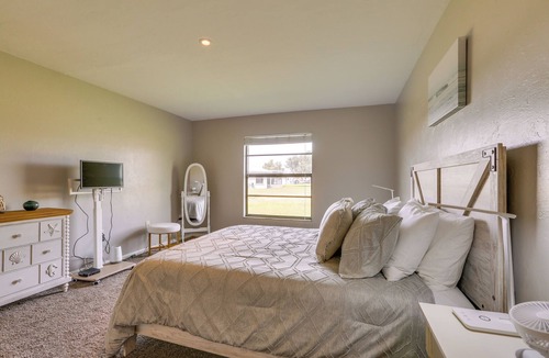 Eisenhower House | Family-Friendly Lehigh Acres Home: Screened Porch!