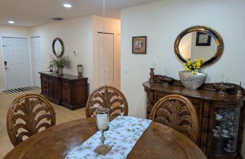 Palm Bay House | Family Friendly Quiet Near Beaches Parks and Cities