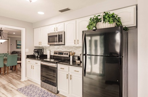 Palm River Estates House | Family & Friends Pool Home | Palm-River