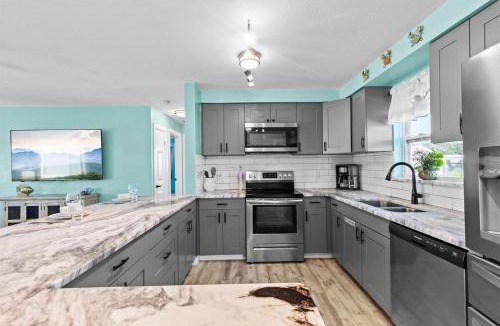 Walsingham House | Family Fun Getaway with Pool, Game Room, Shuffleboard