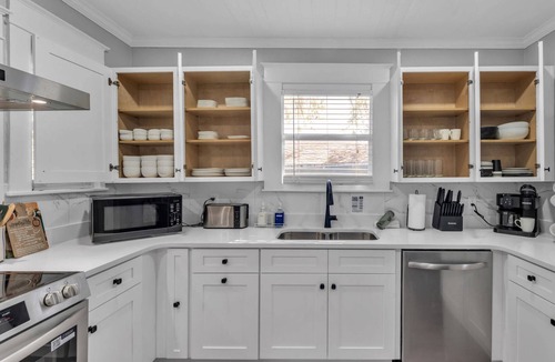Lake Wales House | Family Fun Lakefront Retreat | Game Room, Firepit & Bikes | Near Legoland & Disney