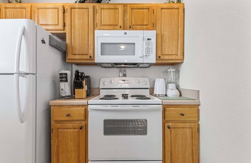 Venetian Bay Villages Condo | Family getaway w/patio & workspace