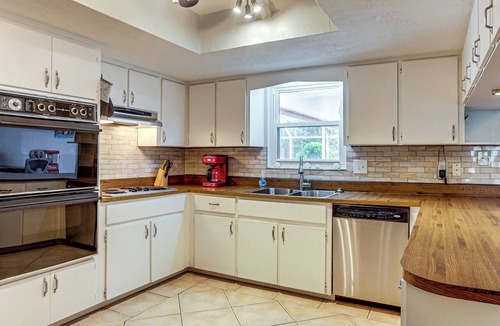Sleepy Hollow House | Family Haven Near Daytona Beaches! Game Room, Pool