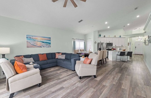 Four Corners House | Family home near Disney w/pool & BBQ