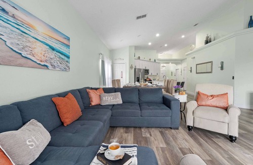 Four Corners House | Family home near Disney w/pool & BBQ