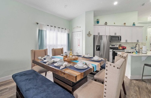 Four Corners House | Family home near Disney w/pool & BBQ