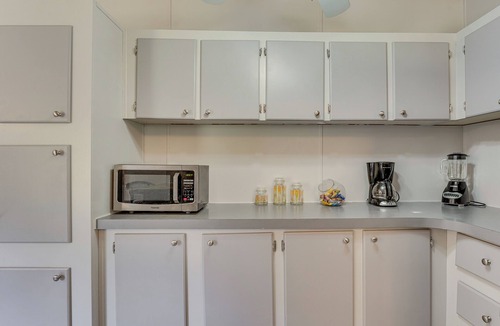 Fellowship House | Family Home w/Hot Tub, 5 Mi to Rainbow Springs!