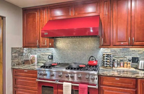 Destin Cabin | Family Lakehouse w/Private Dock & Swim!