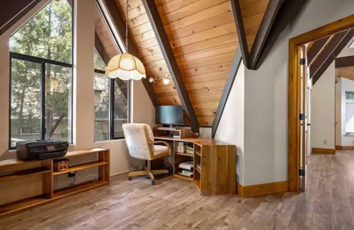 Destin Cabin | Family Lakehouse w/Private Dock & Swim!