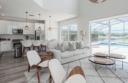 Lake Berkley House | Family Resort Pool Home Near Disney