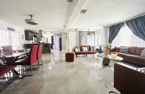 Isle of Palms House | Fancy private pool home in Jax beach