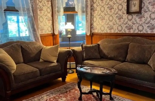 Pine Hill House | Fantastic 3-bedroom house right near Belleayre mountain ski center in Highmount