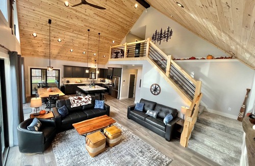 Thompsonville House | Fantastic New 8bd-4ba Betsie River Home, Game Rm, Two Family Rms, Kayaks, 6acres