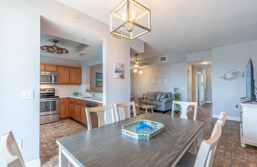 Ruskin House | Fantastic Water Views | Newly Updated 3 Bed Town Home | Pet friendly | Sleeps 8