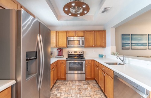 Ruskin House | Fantastic Water Views | Newly Updated 3 Bed Town Home | Pet friendly | Sleeps 8